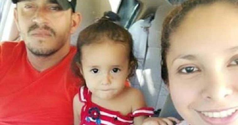 Kαι… τα fake news συνεχίζονται – Το κοριτσάκι που έκλαιγε ενώπιον Τραμπ, δεν χωρίστηκε από τους γονείς!